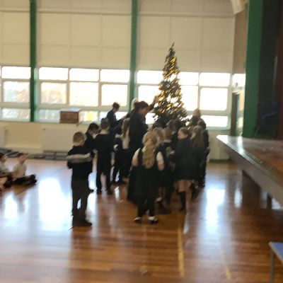 Tree Decorating Assembly